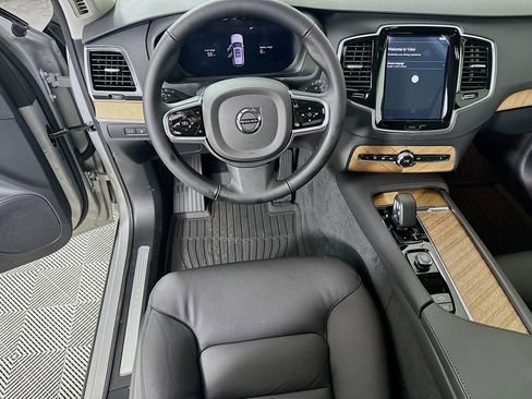 Used 2025 Volvo XC90 T8 Plus w/ Protection Package Premier AWD/4WD image 19