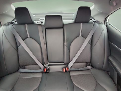 Used 2022 Toyota Camry XSE FWD image 18