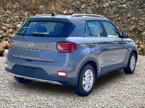 Used 2020 Hyundai Venue SEL image 2
