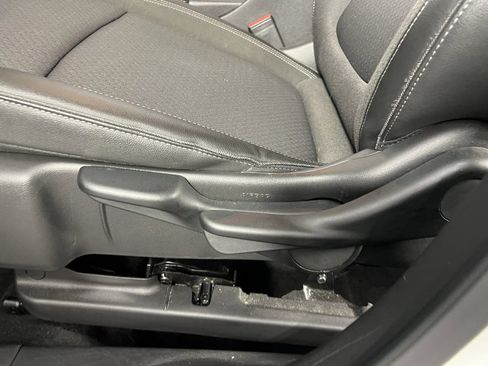 Used 2025 Buick Encore GX Preferred image 24