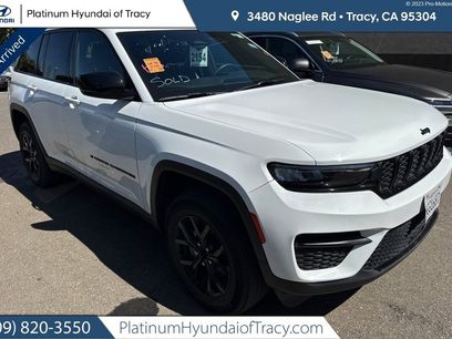 Used 2024 Jeep Grand Cherokee Altitude