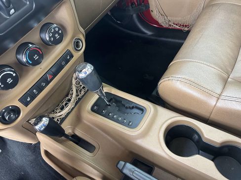 Used 2011 Jeep Wrangler Unlimited Rubicon w/ Trailer Tow Group image 28