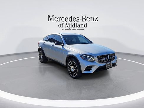 Used 2019 Mercedes-Benz GLC 300 4MATIC Coupe image 2