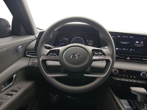 Used 2023 Hyundai Elantra Blue image 12