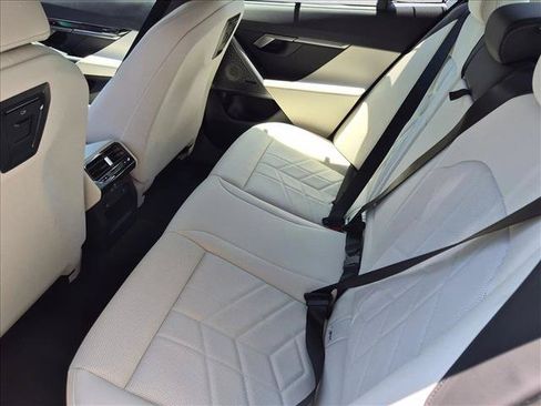 Used 2025 BMW 540i xDrive w/ Executive Package AWD/4WD image 17