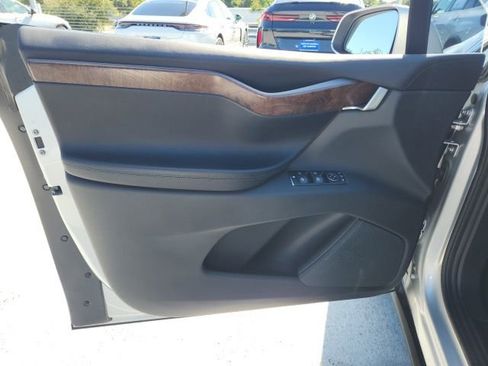 Used 2018 Tesla Model X 75D image 27