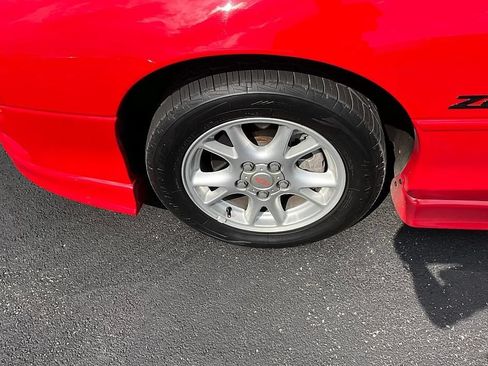 Used 2002 Chevrolet Camaro Z28 w/ Sport Appearance Pkg RWD image 11