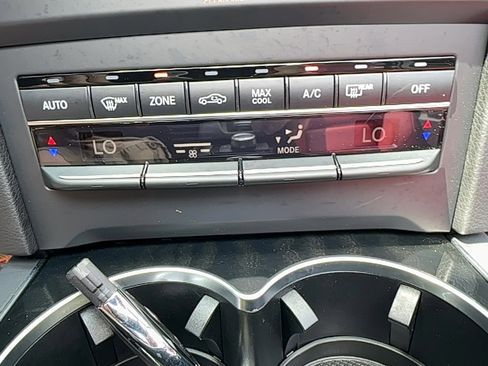 Used 2017 Mercedes-Benz E 400 Cabriolet image 11