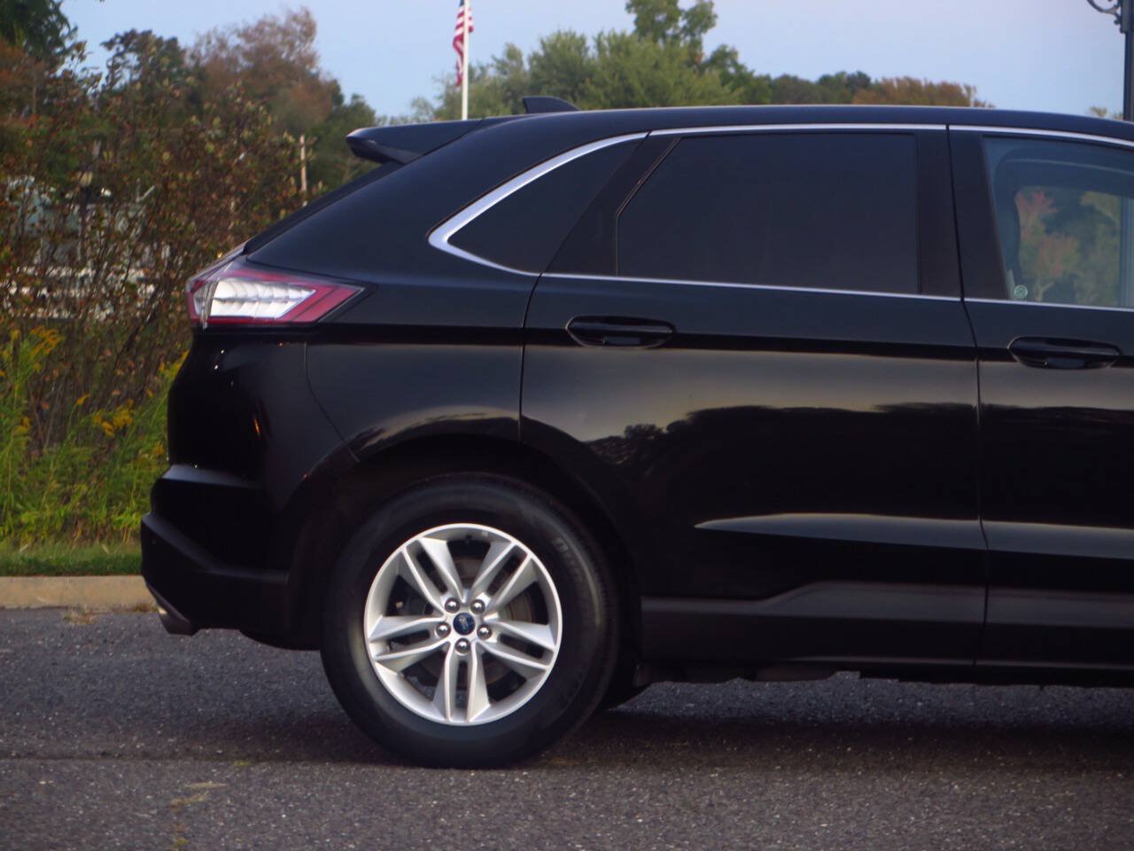 Used 2015 Ford Edge SEL w/ Equipment Group 201A AWD/4WD image 32