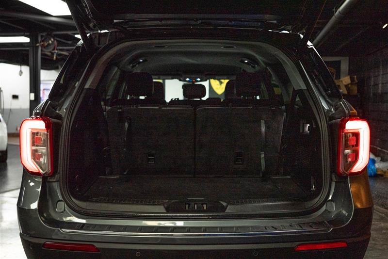 Used 2024 Ford Explorer Limited AWD/4WD image 7