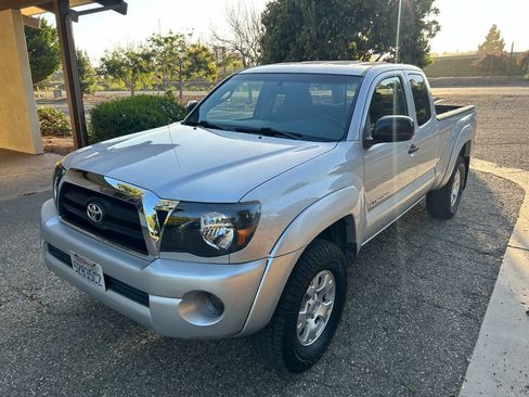 Used 2005 Toyota Tacoma 4x4 Access Cab image 3