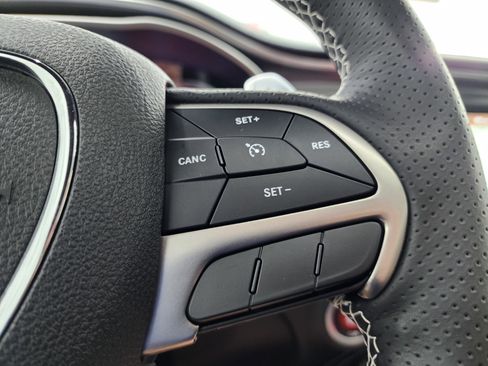 Used 2018 Dodge Challenger SRT Hellcat image 15