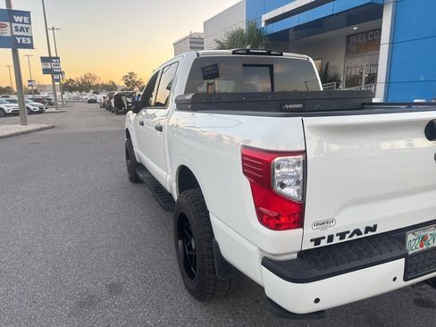 Used 2023 Nissan Titan SV w/ SV Convenience Package image 6
