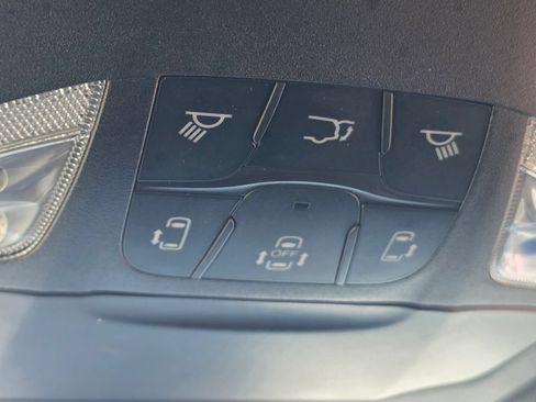 Used 2025 Chrysler Pacifica Select FWD image 22