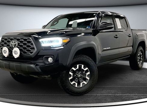 Used 2020 Toyota Tacoma TRD Off-Road AWD/4WD image 3