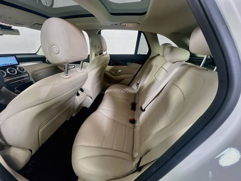 Used 2021 Mercedes-Benz GLC 300 4MATIC image 25