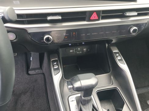 New 2026 Kia Sorento S w/ S Panoramic Sunroof Package FWD image 17