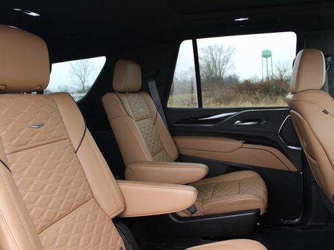 Used 2024 Cadillac Escalade Sport image 24