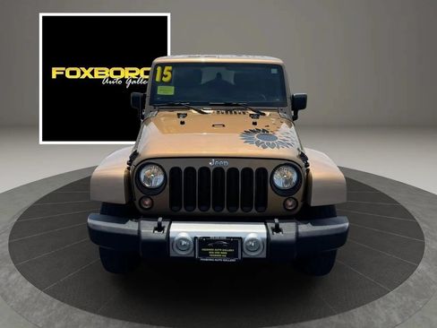 Used 2015 Jeep Wrangler Unlimited Sahara w/ Dual Top Group AWD/4WD image 2