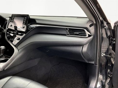 Used 2021 Toyota Camry SE image 17