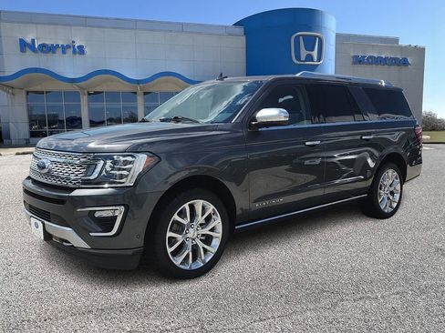 Used 2018 Ford Expedition Max Platinum AWD/4WD image 2