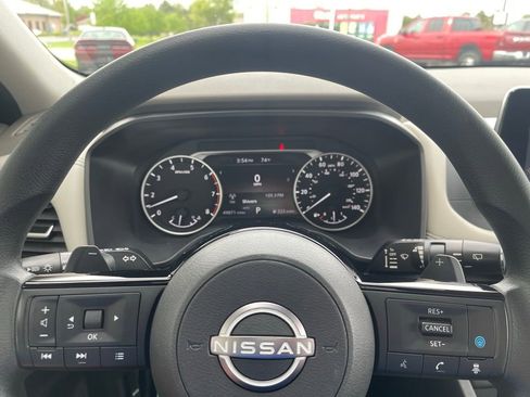 Used 2022 Nissan Rogue SV AWD/4WD image 14