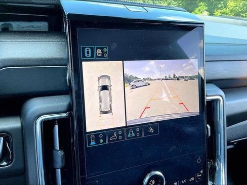 Used 2025 GMC Yukon Denali AWD/4WD image 11