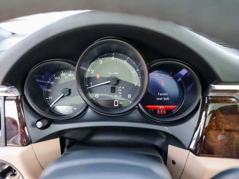 Used 2025 Porsche Macan image 15