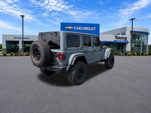 Used 2024 Jeep Wrangler Unlimited Rubicon AWD/4WD image 7
