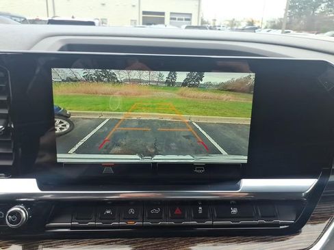 Used 2024 GMC Sierra 1500 Elevation image 18