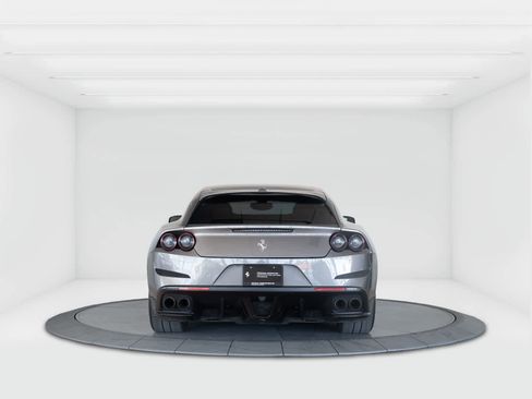 Certified 2018 Ferrari GTC4Lusso image 4