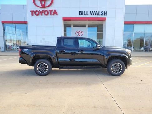 New 2025 Toyota Tacoma TRD Sport image 4