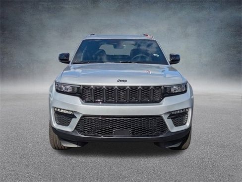 New 2025 Jeep Grand Cherokee Limited w/ Black Appearance Package image 9
