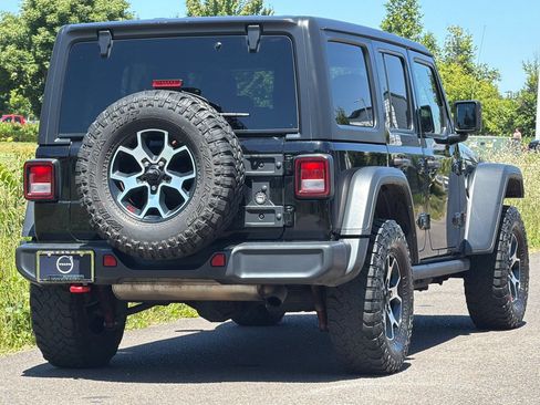 Used 2021 Jeep Wrangler Unlimited Rubicon w/ Cold Weather Group AWD/4WD image 3