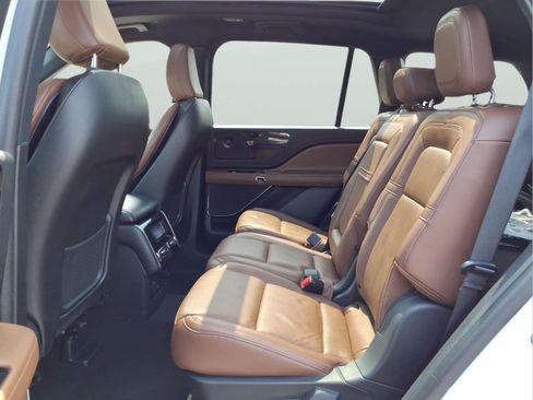 Used 2024 Lincoln Aviator Reserve w/ Equipment Group 201A AWD/4WD image 9