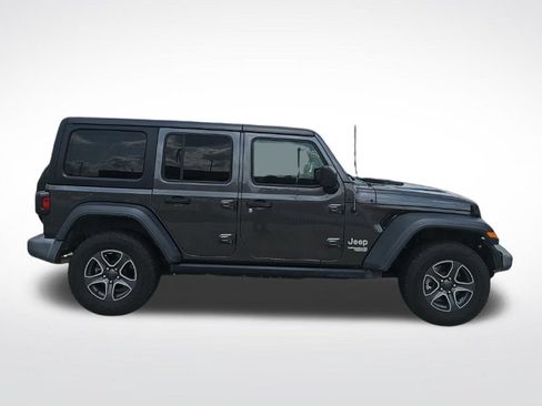 Used 2018 Jeep Wrangler Unlimited Sport S AWD/4WD image 10