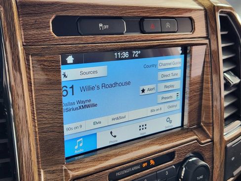 Used 2018 Ford F150 XLT w/ Equipment Group 302A Luxury AWD/4WD image 21