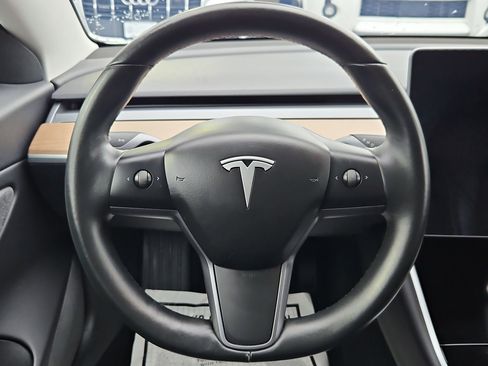 Used 2018 Tesla Model 3 Long Range image 15