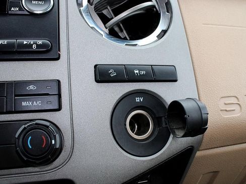 Used 2015 Ford F350 XLT w/ XLT Premium Package image 34