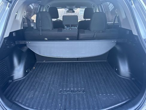 Used 2018 Toyota RAV4 LE image 5
