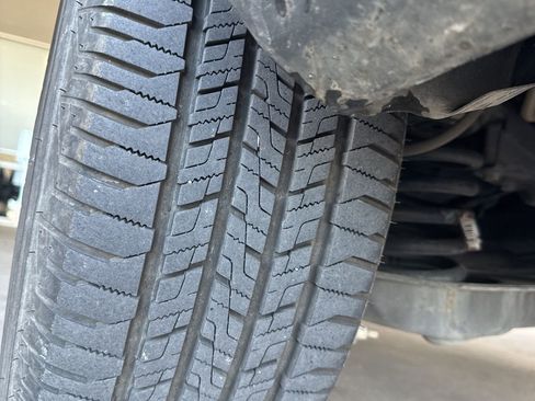 Used 2017 Ford Explorer XLT w/ Equipment Group 201A image 19