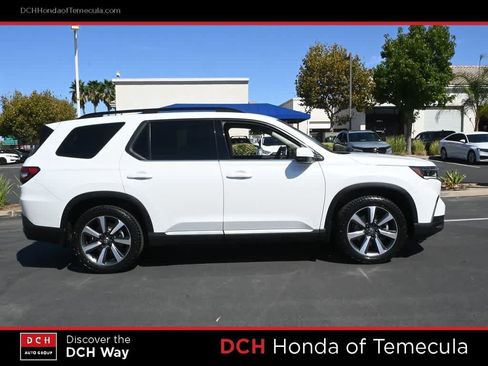 Certified 2024 Honda Pilot Touring image 5