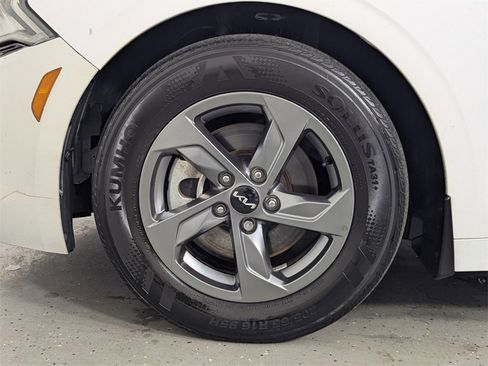 Used 2022 Kia K5 LXS image 8