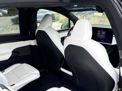 Used 2023 Tesla Model X AWD/4WD image 5