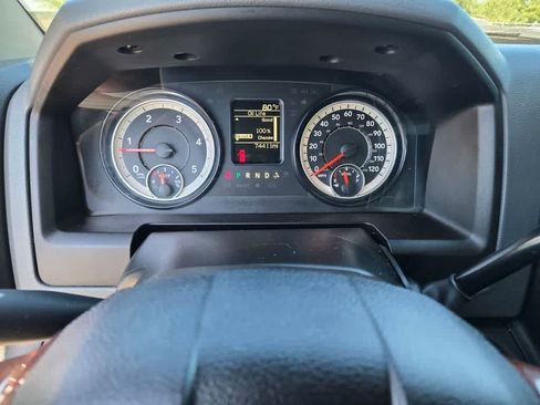 Used 2018 RAM 3500 Tradesman w/ Chrome Appearance Group RWD image 16