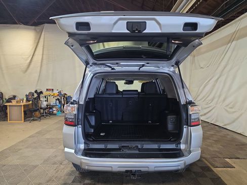 Used 2024 Toyota 4Runner TRD Off-Road Premium w/ Moonroof Package AWD/4WD image 21