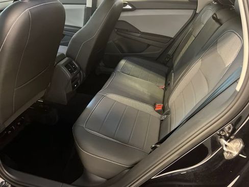 Certified 2023 Volkswagen Taos SE FWD image 16