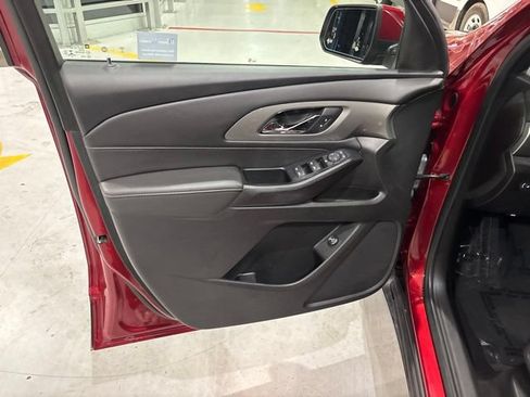 Used 2023 Chevrolet Traverse LT w/ Rear Camera Mirror Package AWD/4WD image 15
