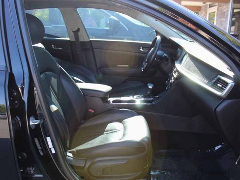 Used 2020 Kia Optima SE FWD image 27