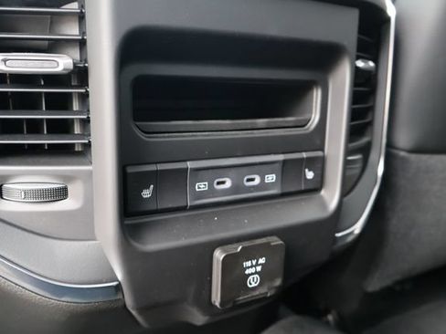 New 2026 RAM 2500 Laramie AWD/4WD image 9
